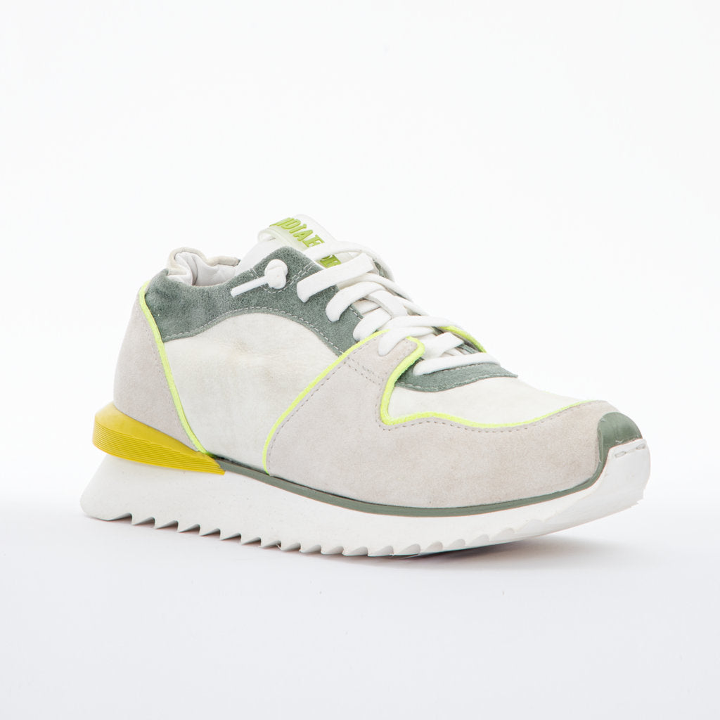 RUFFLE CN WHITE