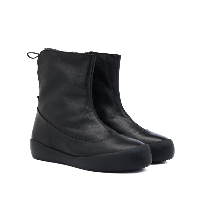 KEEPS DENVER BLACK