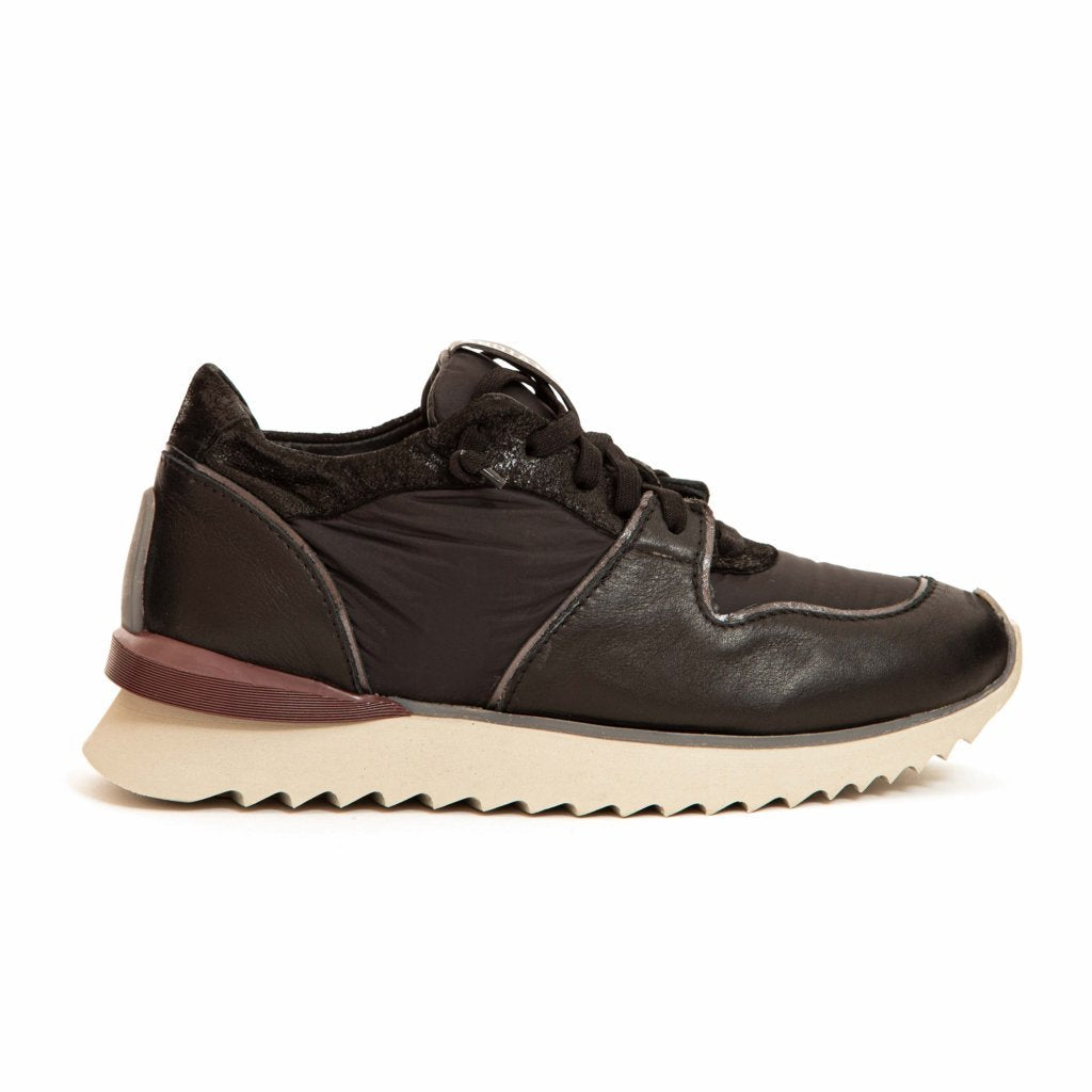 RUFFLE VELA NERO
