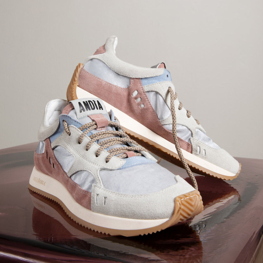 HOTY SAT  SUEDE WHITE